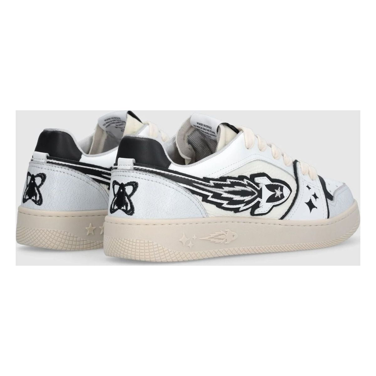 SNEAKER