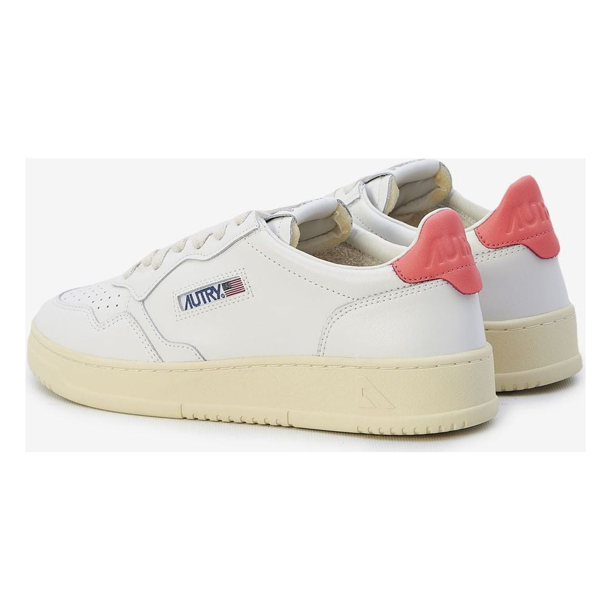 MEDALIST SNEAKERS
