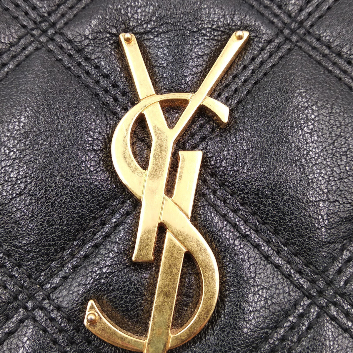 Becky Diamond-Quilted Chain Wallet Black