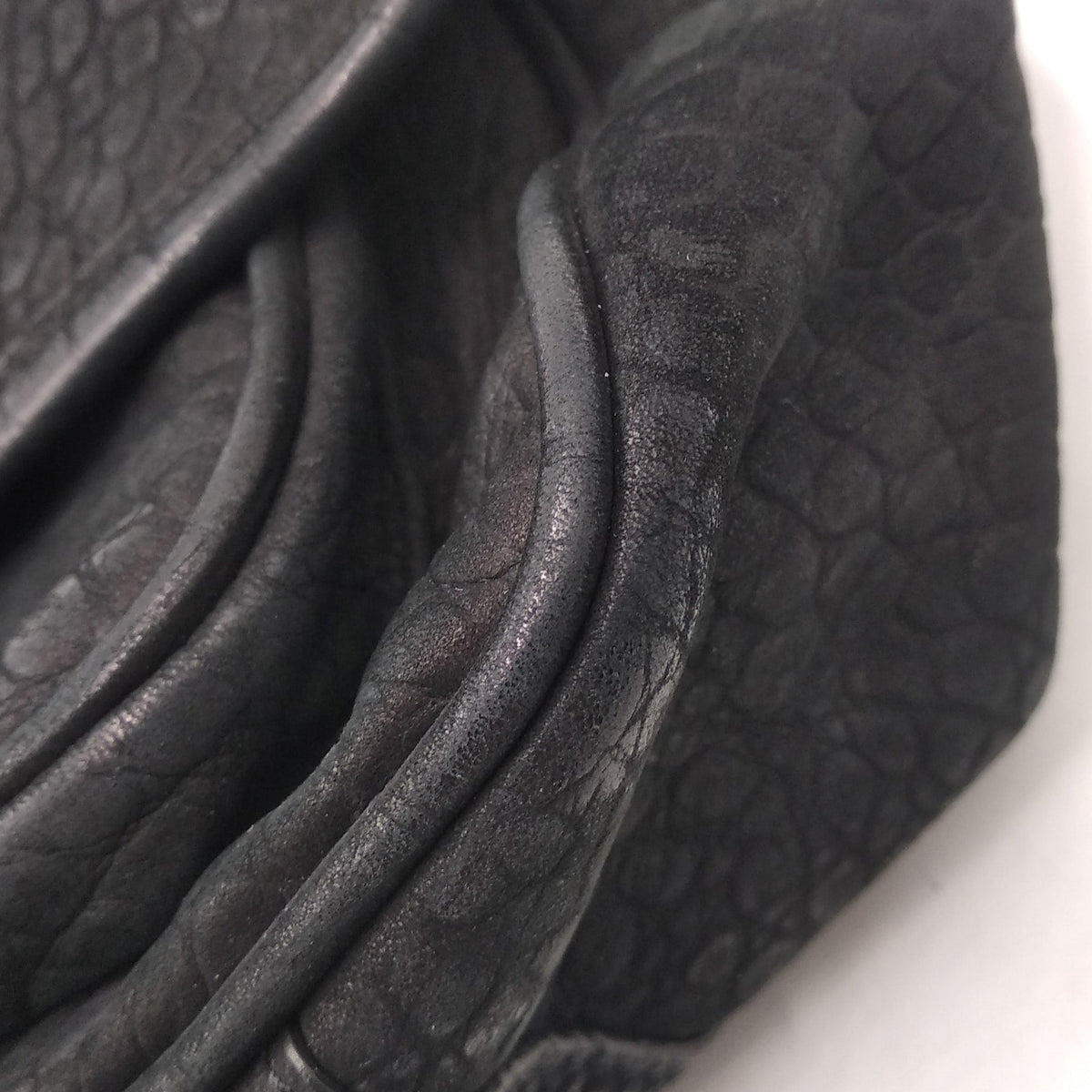 Medium Niki Crocodile Embossed Black