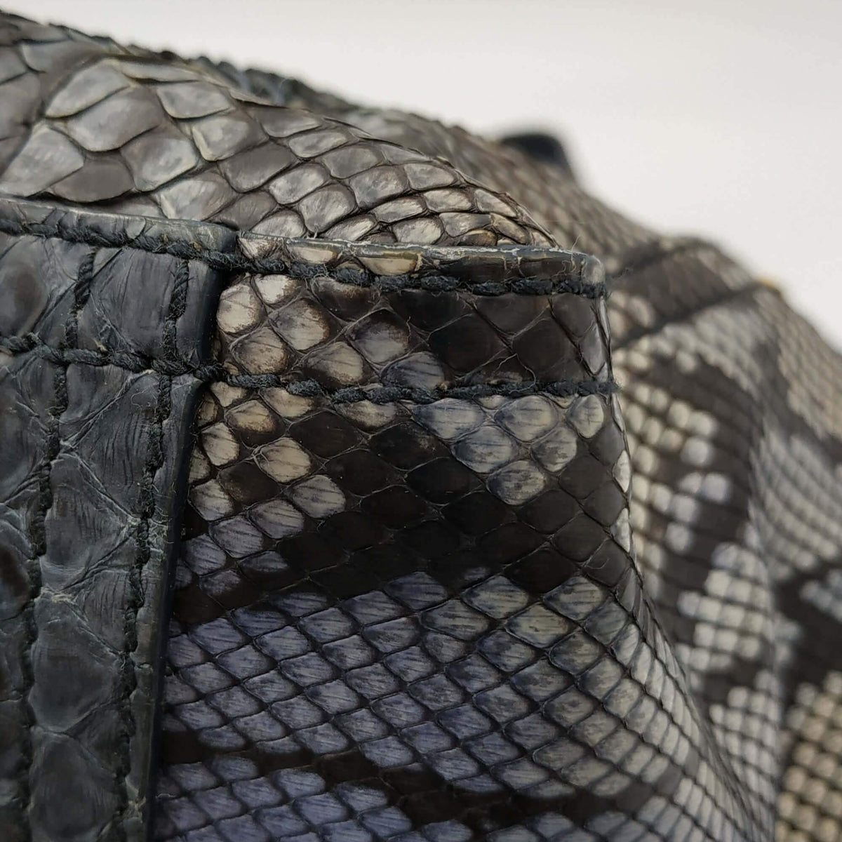 Python Downtown Tote Grey Blue