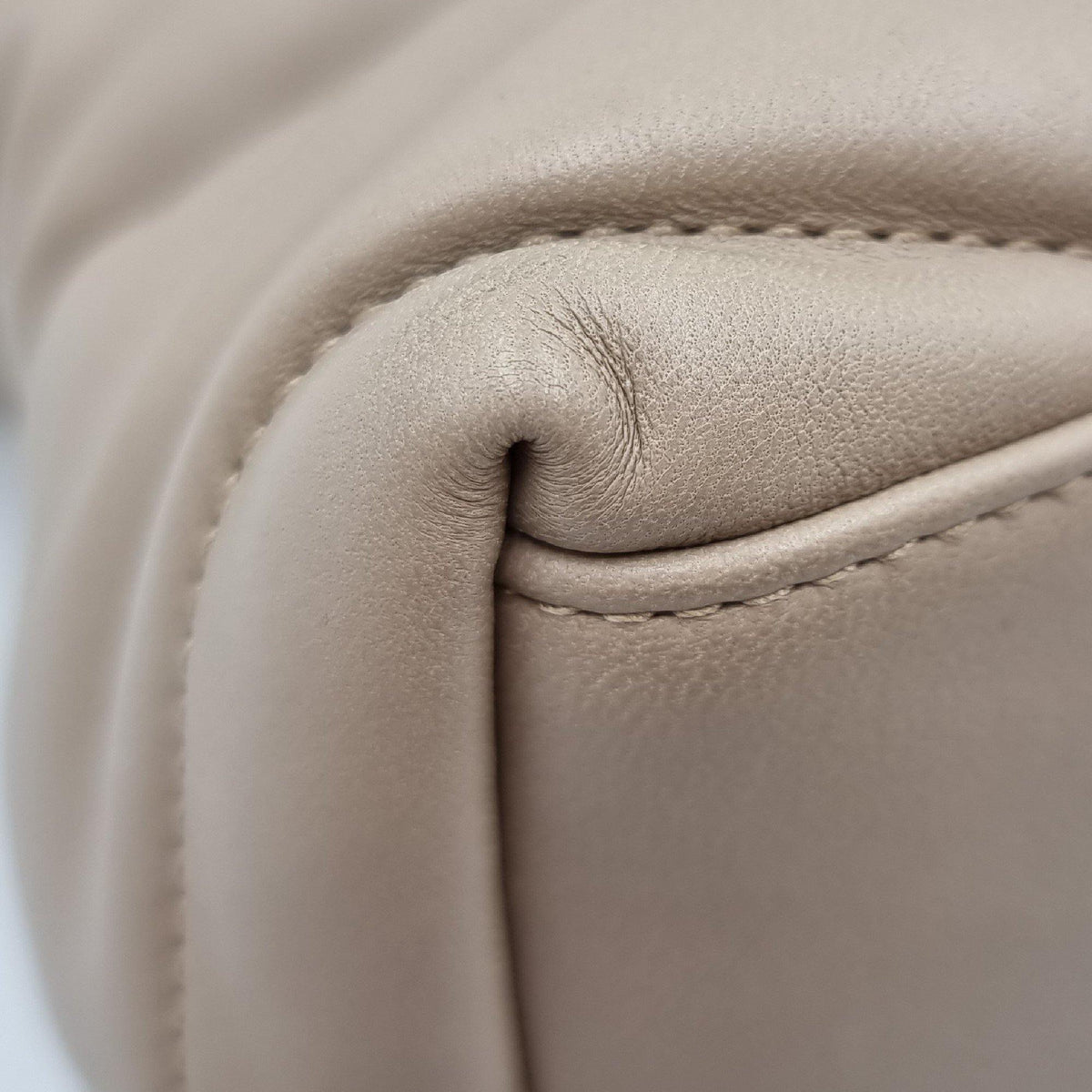 Small Loulou Puffer Bag Nude